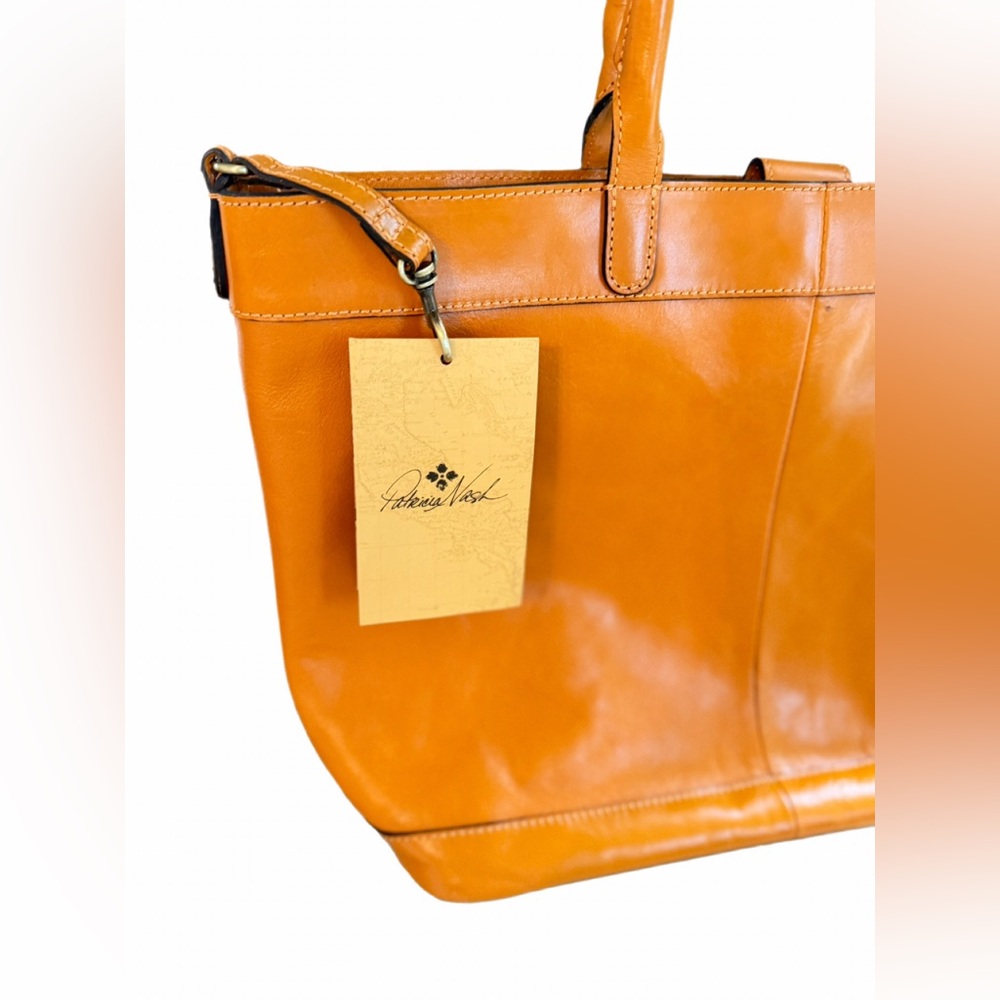 Classic Patricia Nash Mallory Leather Tote Bag w authenticity cards -must have! - Picture 4 of 16